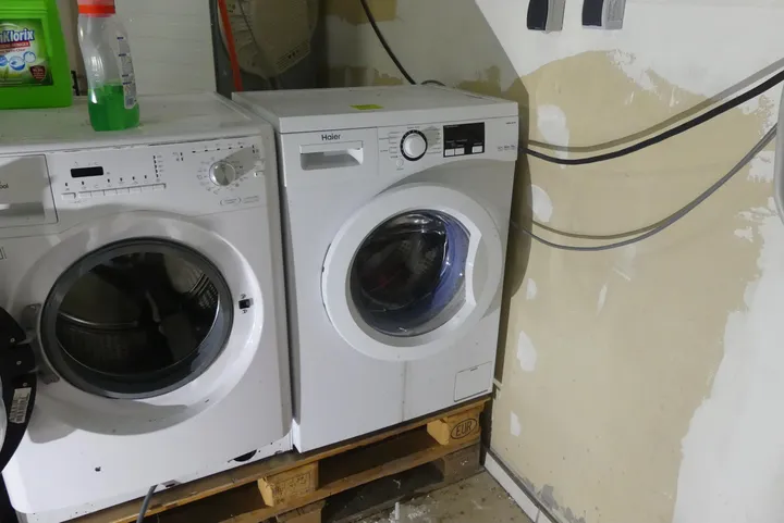 Haier - Waschmaschine Maße in cm ca. 60 x 42 x 84 / Modell: HW60-1411N